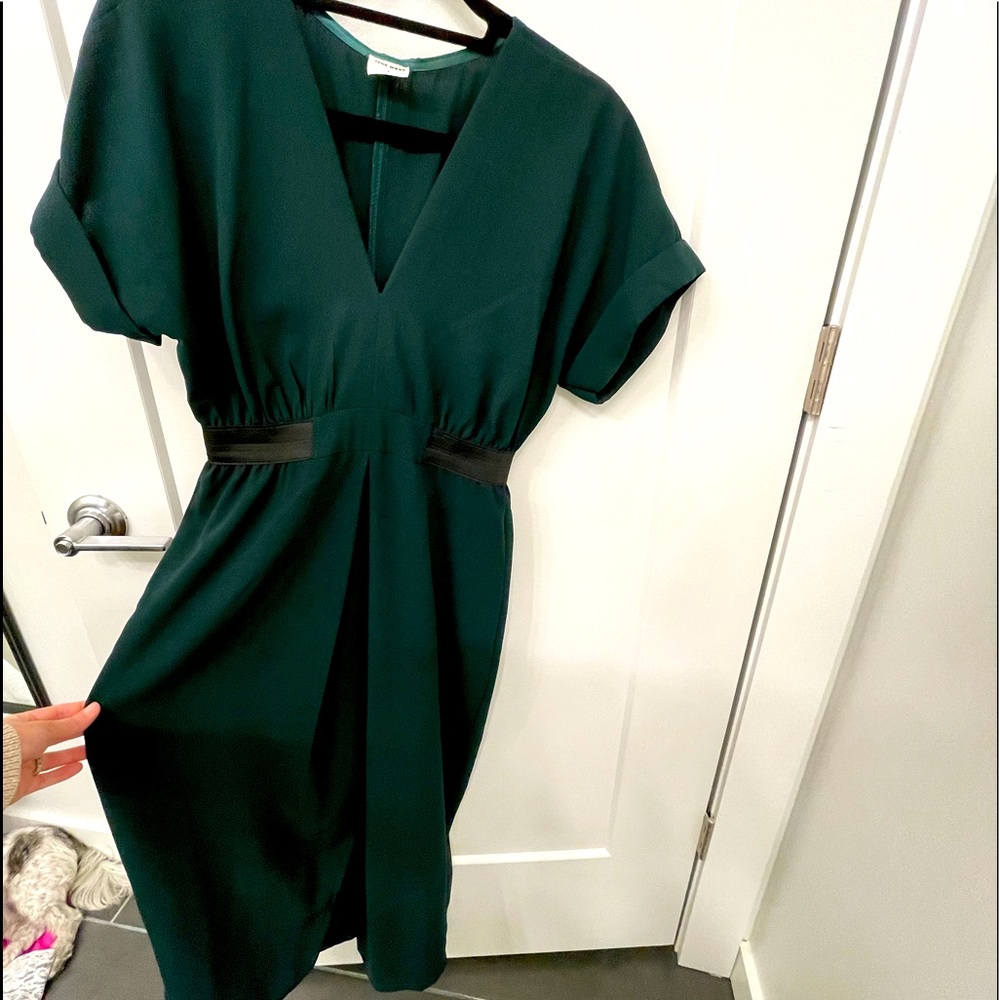 Emerald green staple dress from Amsterdam boutique